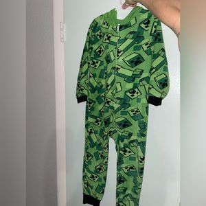 Youth Minecraft creeper pajamas